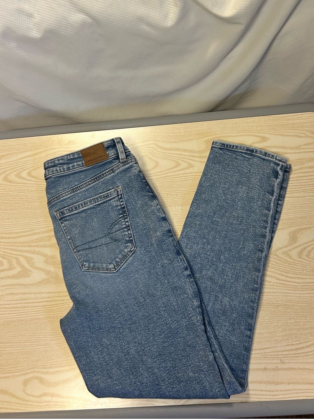 American Eagle Outfitters Straight Leg Mom Jeans - Light Blue Wash